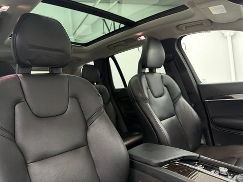 Used 2017 Volvo XC90 T6 Momentum w/ Momentum Plus Package AWD/4WD image 28