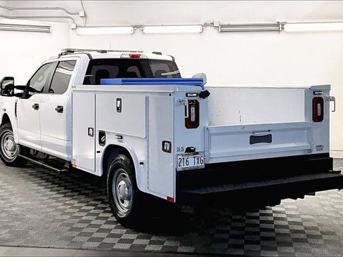 Used 2021 Ford F250 XL w/ Power Equipment Group RWD image 10