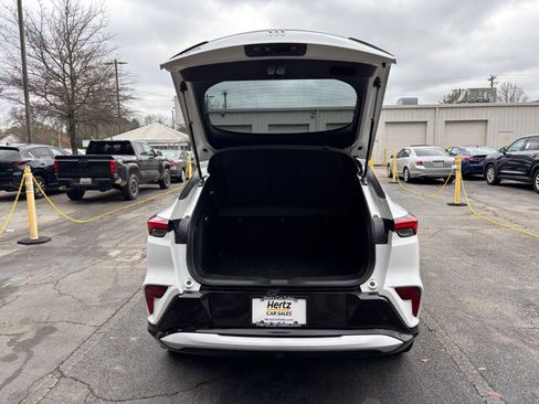 Used 2025 Buick Envista Sport Touring image 31