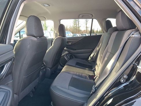 Used 2024 Subaru Outback Premium w/ Popular Package #1A image 10