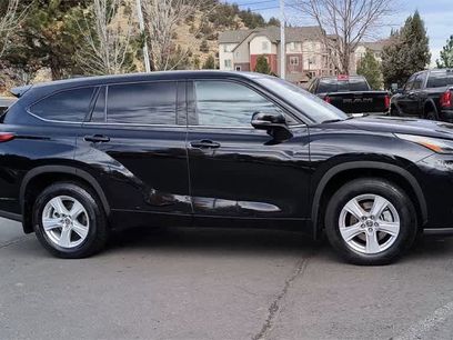 Used 2022 Toyota Highlander LE