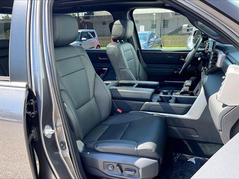Used 2025 Toyota Tundra Limited AWD/4WD image 9
