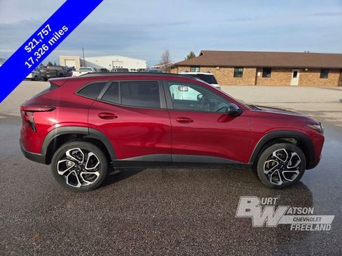 Used 2024 Chevrolet Trax RS w/ Driver Confidence Package image 6