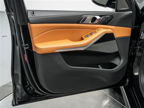 Used 2023 BMW X7 xDrive40i w/ Executive Package image 23