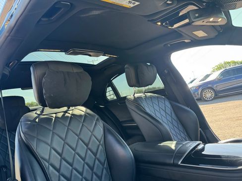 Used 2022 Mercedes-Benz S 580 4MATIC Sedan w/ AMG Line Package image 17