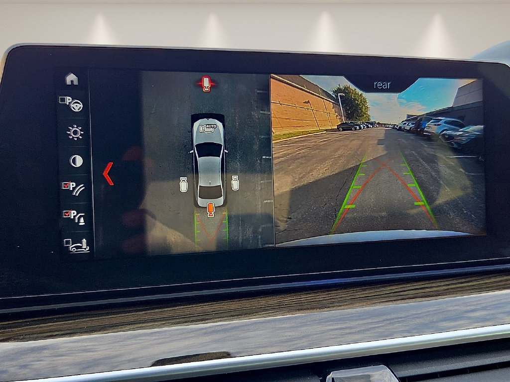 Used 2018 BMW 530e RWD image 16