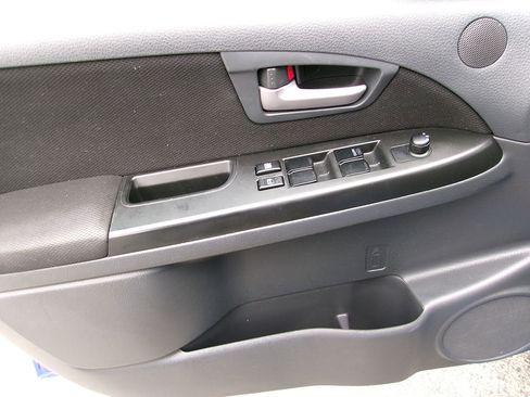 Used 2012 Suzuki SX4 AWD Hatchback image 13
