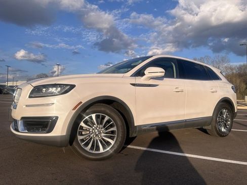 Used 2019 Lincoln Nautilus Select image 10