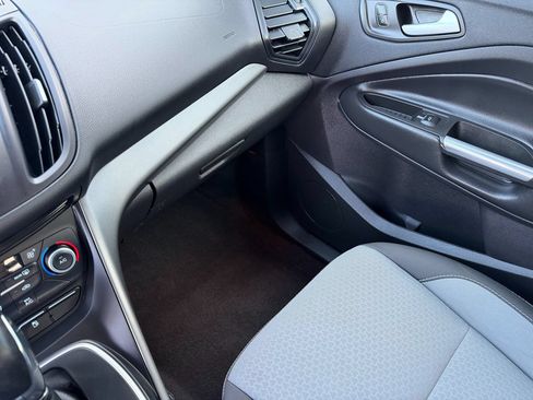 Used 2018 Ford C-MAX SE FWD image 21