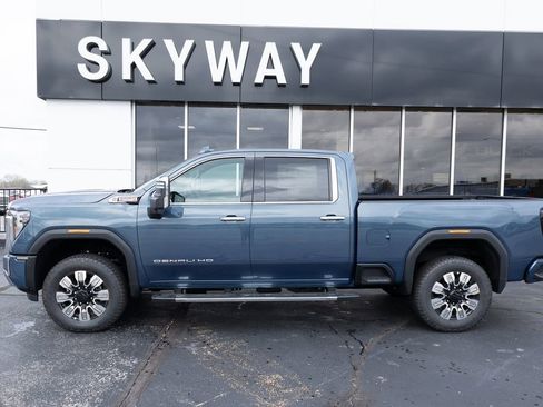 New 2026 GMC Sierra 2500 Denali w/ Technology Package AWD/4WD image 2