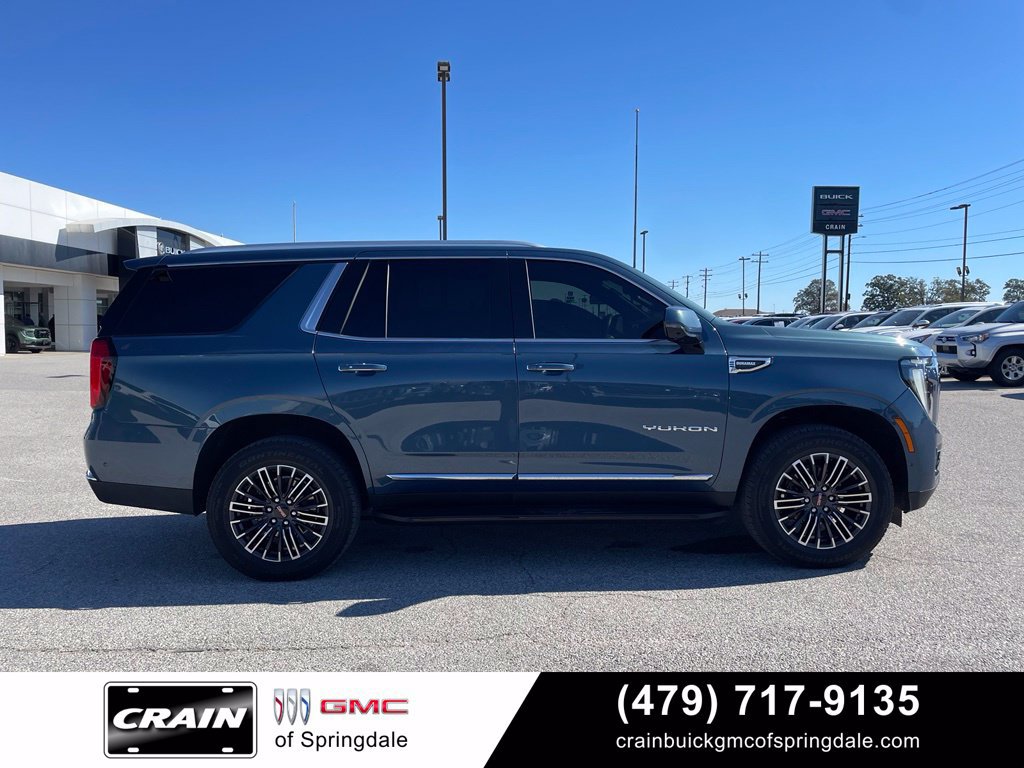 Used 2025 GMC Yukon Elevation w/ Elevation Premium Package AWD/4WD image 9