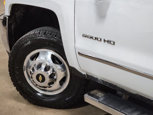 Used 2019 Chevrolet Silverado 3500 LTZ w/ Duramax Plus Package AWD/4WD image 23
