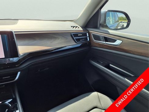 Used 2024 Volkswagen Atlas SE AWD/4WD image 20