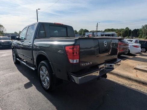 Used 2010 Nissan Titan SE w/ Heavy Metal Edition Pkg image 5