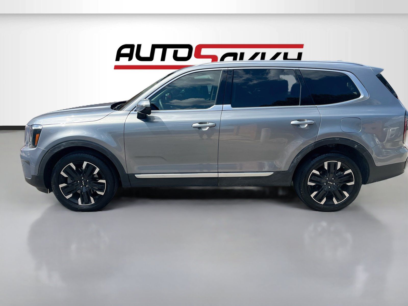 Used 2024 Kia Telluride SX FWD image 4