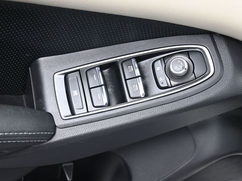 Used 2022 Subaru Ascent Limited w/ Technology Package image 17