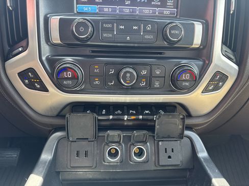 Used 2018 GMC Sierra 1500 SLT AWD/4WD image 25