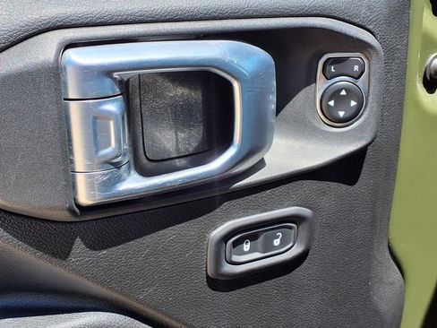 Used 2021 Jeep Gladiator Sport AWD/4WD image 17