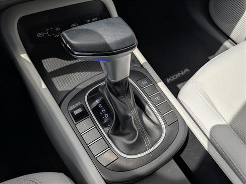 Certified 2024 Hyundai Kona SEL AWD/4WD image 30