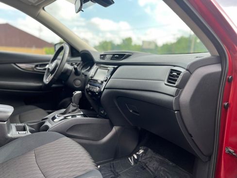 Used 2019 Nissan Rogue SV AWD/4WD image 42