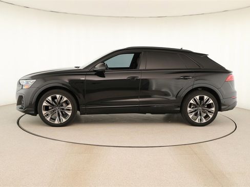 Used 2025 Audi Q8 Prestige w/ Prestige Package image 2