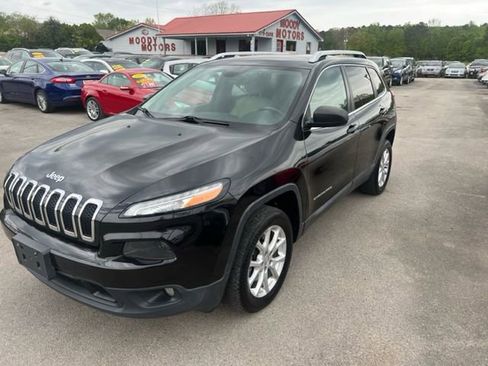 Used 2015 Jeep Cherokee Latitude image 2