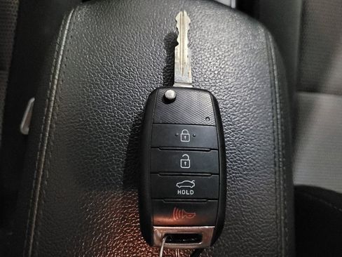 Used 2017 Kia Forte LX FWD image 32
