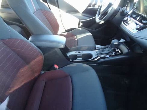 Used 2025 Toyota Corolla SE image 10