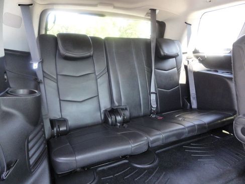Used 2015 Cadillac Escalade Premium RWD image 9