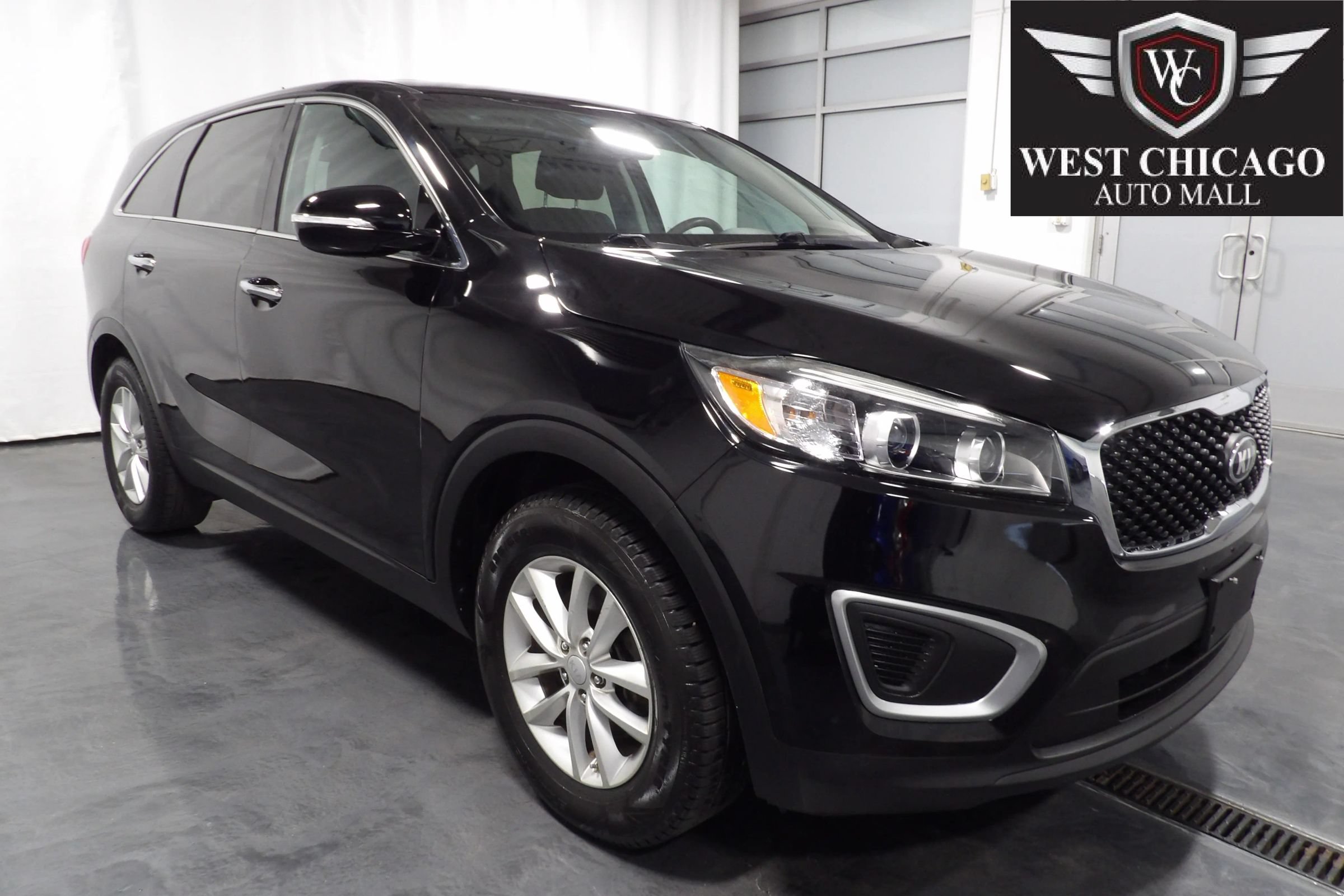 Used 2017 Kia Sorento L FWD image 1