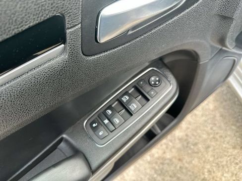 Used 2023 Chrysler 300 Touring RWD image 25