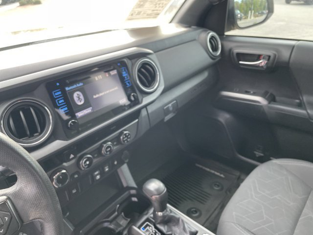 Used 2018 Toyota Tacoma TRD Off-Road AWD/4WD image 13