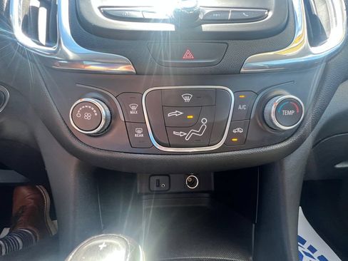Used 2018 Chevrolet Equinox LT AWD/4WD image 25