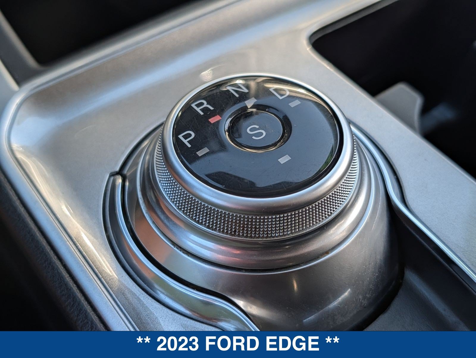 Used 2023 Ford Edge SEL AWD/4WD image 32