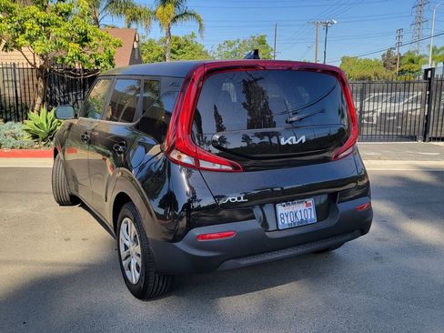 Certified 2022 Kia Soul LX FWD image 6