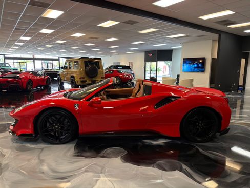 Used 2020 Ferrari 488 Pista Spider RWD image 15