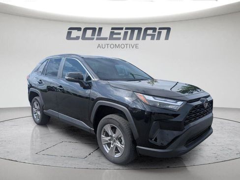 Used 2025 Toyota RAV4 XLE AWD/4WD image 20