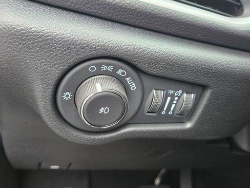 New 2025 Chrysler Pacifica Select image 20