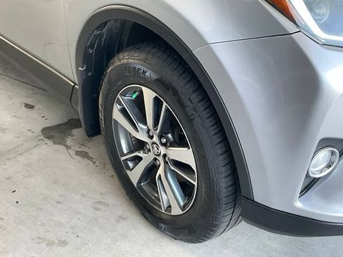 Used 2018 Toyota RAV4 XLE AWD/4WD image 26