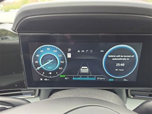 New 2025 Hyundai Elantra Limited image 15