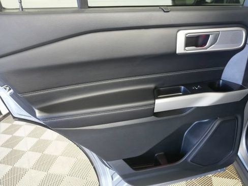 Certified 2022 Ford Explorer Limited AWD/4WD image 31