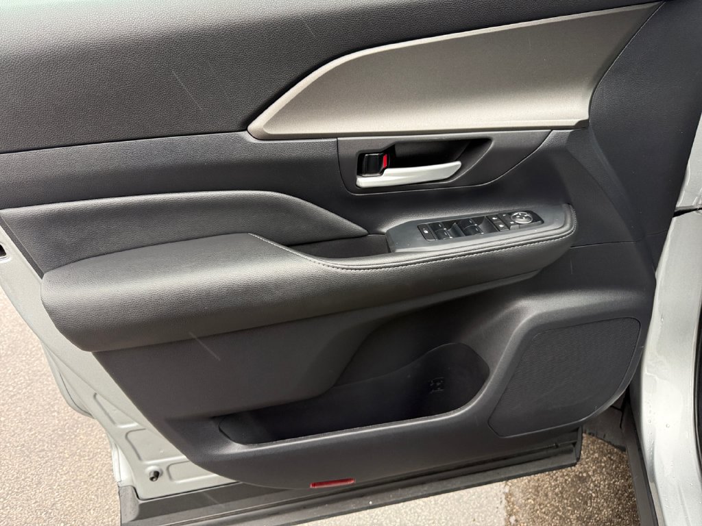 Certified 2026 Toyota Grand Highlander AWD image 34