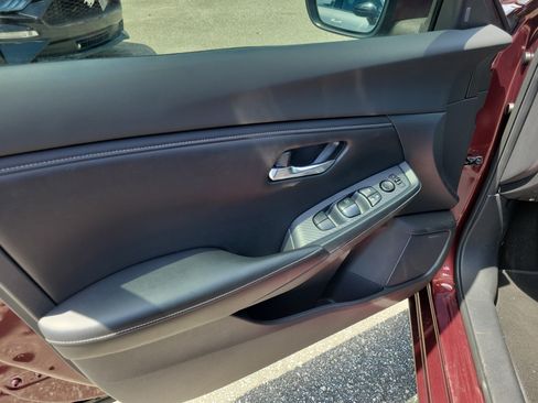 Used 2020 Nissan Sentra SV w/ Electronics Package FWD image 16