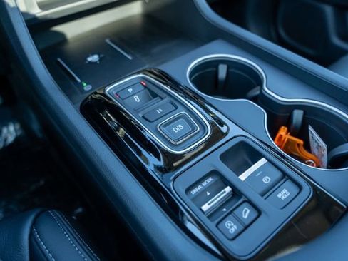 New 2025 Honda Pilot Touring image 32