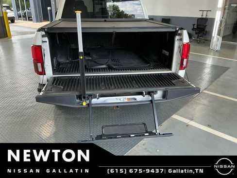 Used 2020 Ford F150 Lariat w/ Equipment Group 502A Luxury AWD/4WD image 16