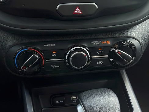 Used 2024 Kia Soul LX w/ Option Group 015 FWD image 16