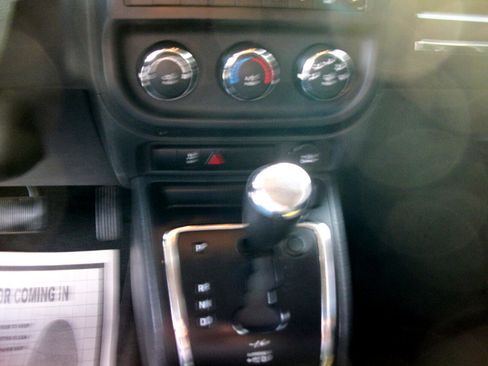 Used 2015 Jeep Patriot Sport w/ Power Value Group image 8