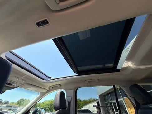 Used 2025 Lincoln Aviator AWD w/ Equipment Group 101A image 17