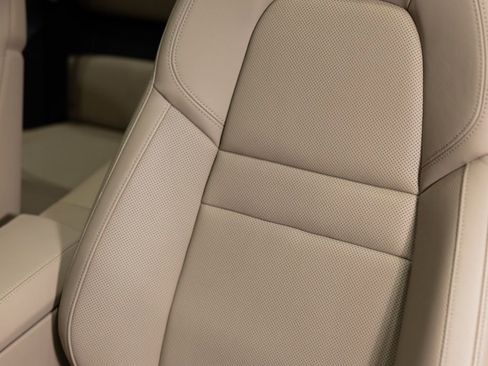 Used 2024 Porsche 911 Carrera image 34