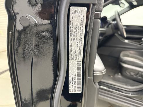 Used 2023 Jeep Grand Cherokee L Laredo AWD/4WD image 11
